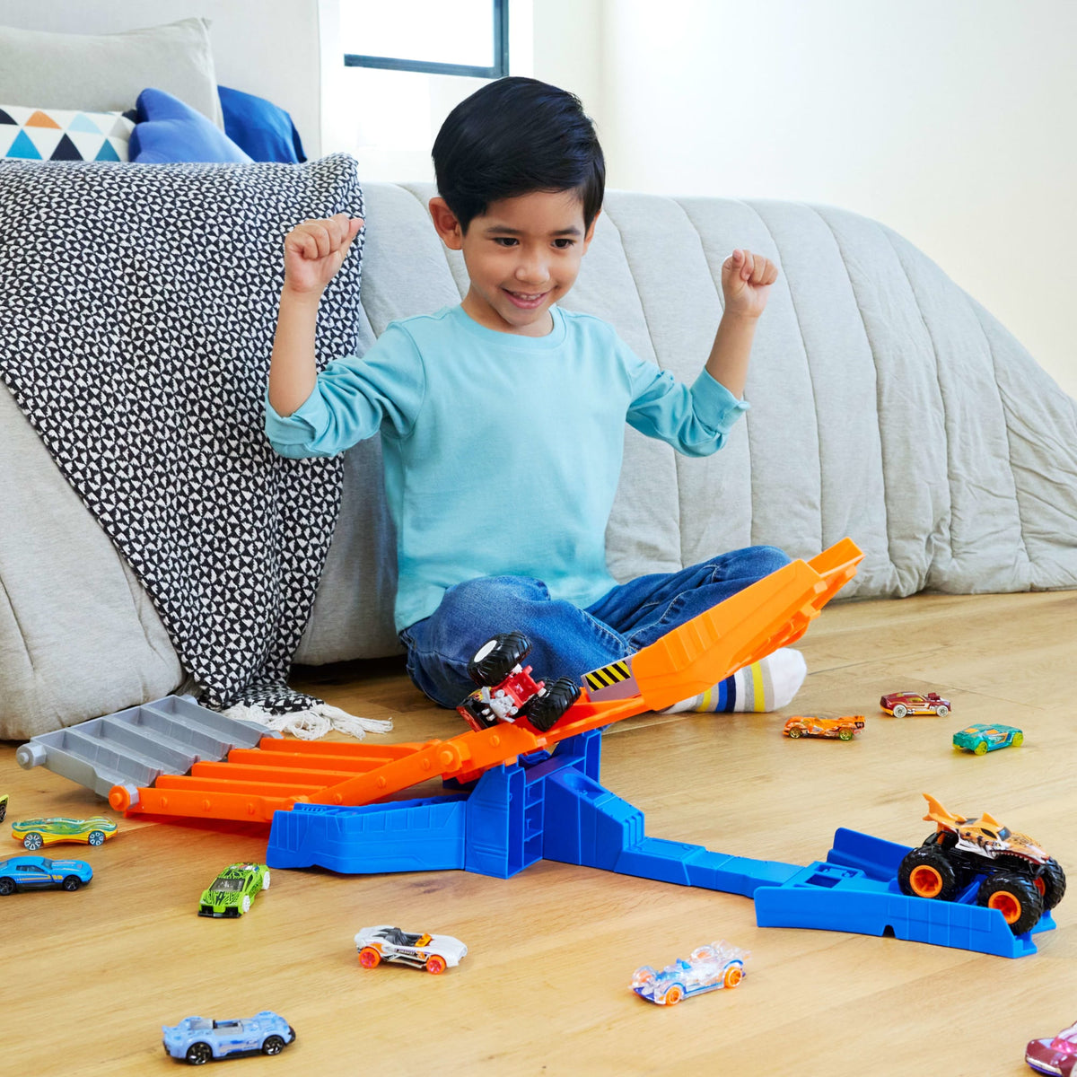 Hot Wheels Monster Trucks Pista de Juguete Carrera de Destrucción