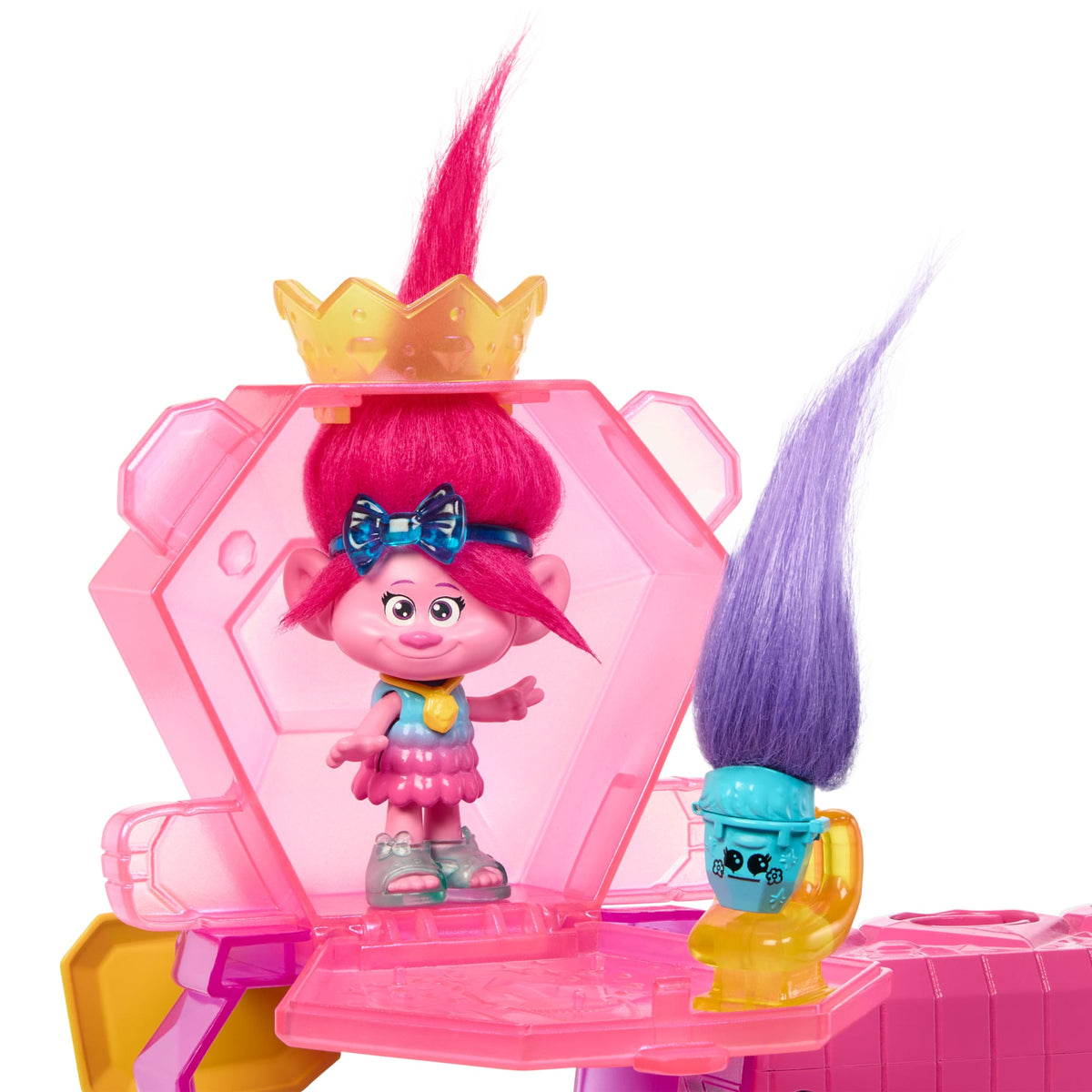 Dreamworks Trolls Band Together Mount Rageous Playset With Queen Poppy Small Doll & 25+ Accessories